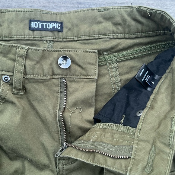 Hot Topic; Olive Green; Belted Utility/Cargo; Bell Bottoms; Many Pockets; sz 5 - Picture 5 of 7